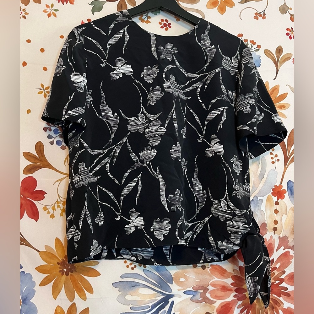 Vintage 80s 12P Joan Leslie Black Ecru Floral Side Knot Witchy Workwear Top City